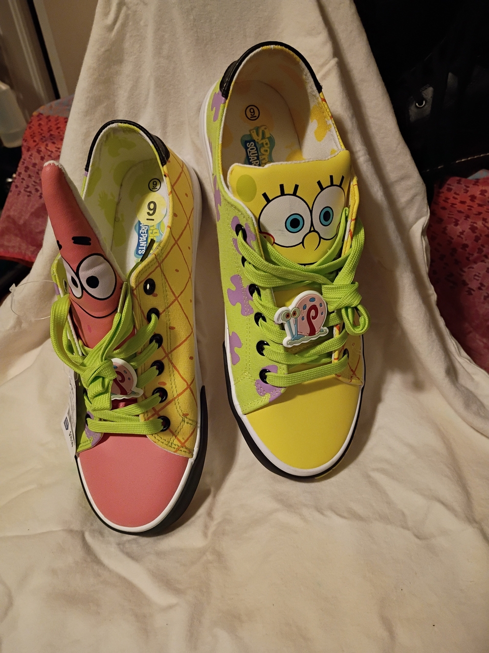 Women's Vinyl Ground Up Limited Edition SpongeBob Sneakers Sz 9w